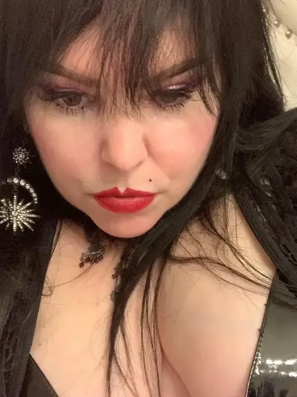 darkmistressmadeli giantess phone call
