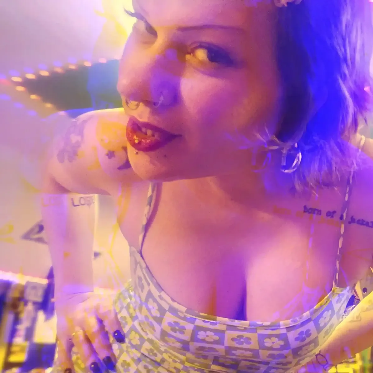 fonda dix bigboobs 5