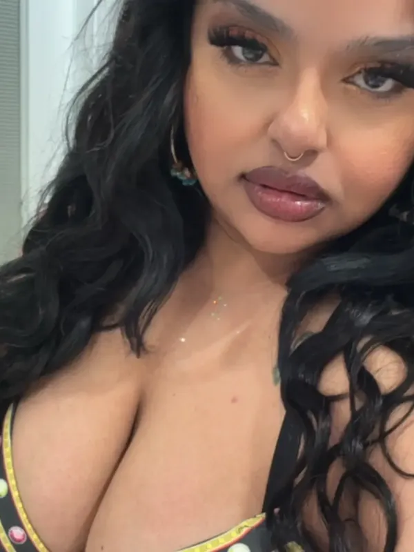 prettypriya curvy indian phone sex