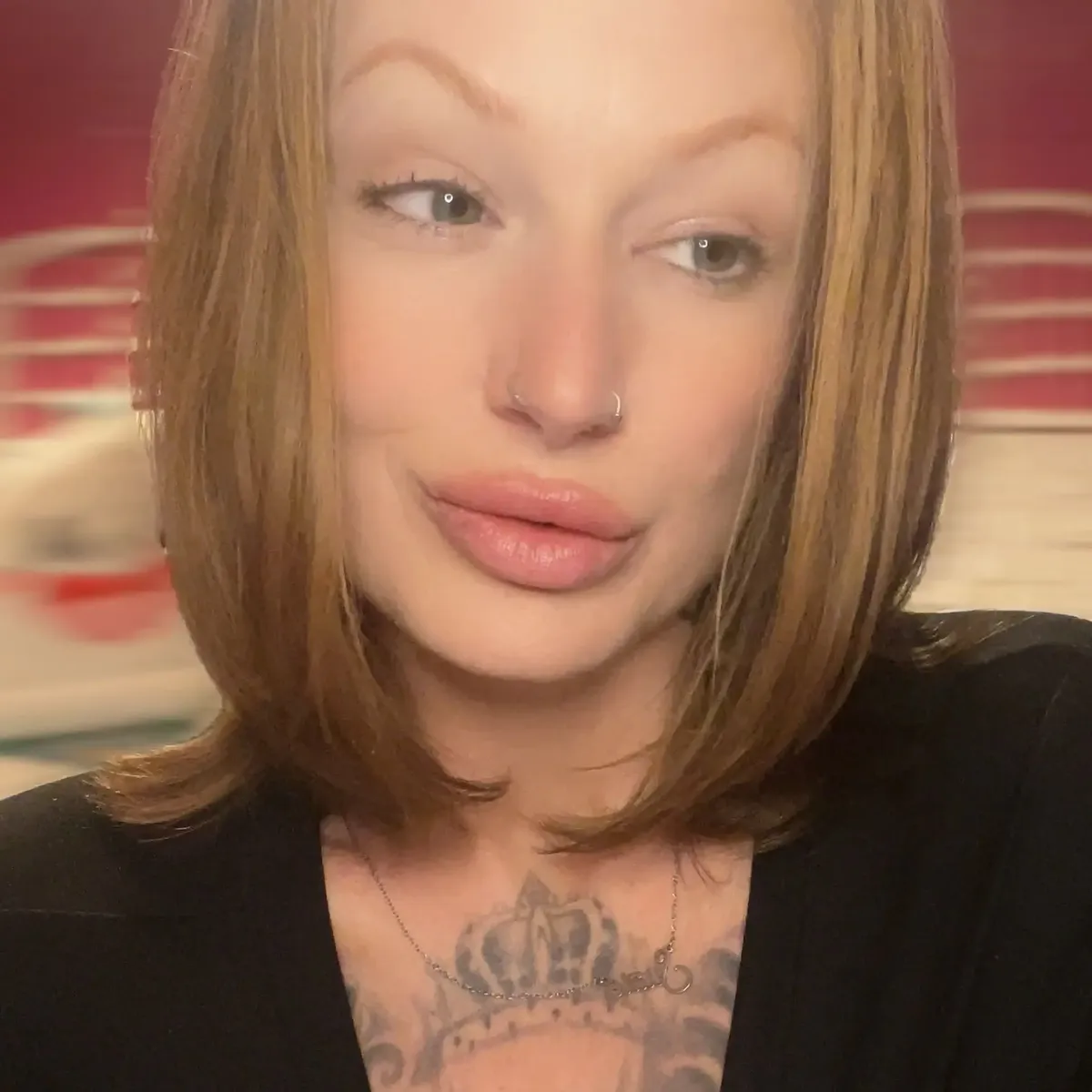 queen suzie giantess