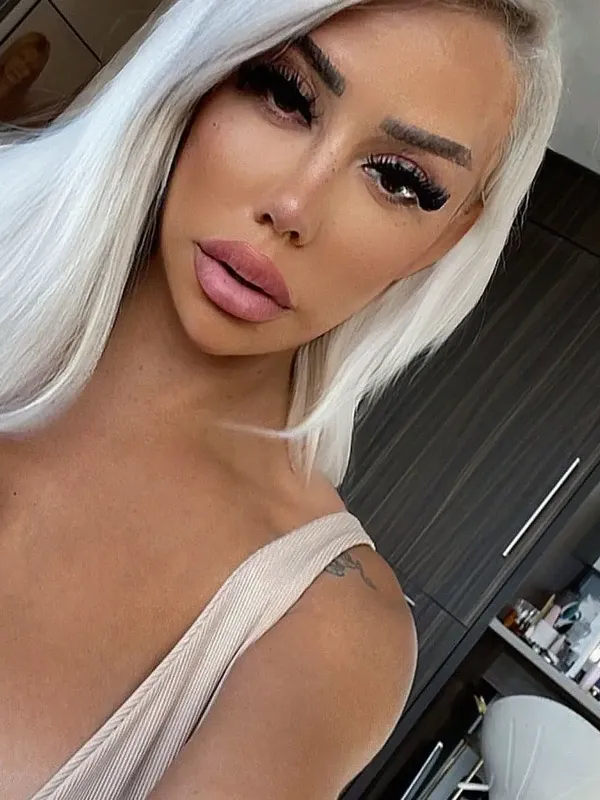 theblondedon blonde page
